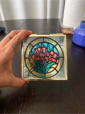 Vintage floral jewelry box made of glass, with a mirrored bottom.